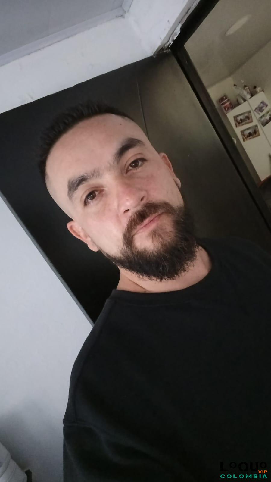 Gigolós Bogotá: MASAJE EROTICO ACTIVO PARA TODO TIPO DE MUJERES