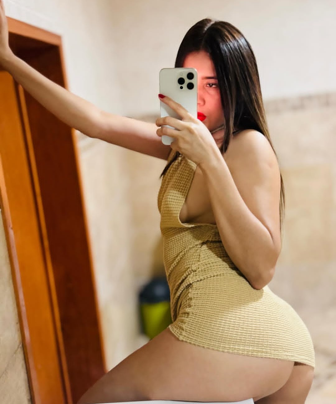 Putas Bogotá: Engativá. Mis amores soy Nataly una china universitaria arrecha caliente sumisa